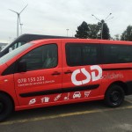 Photo-lettrage-(cette-voiture-nest-pas-rouge)